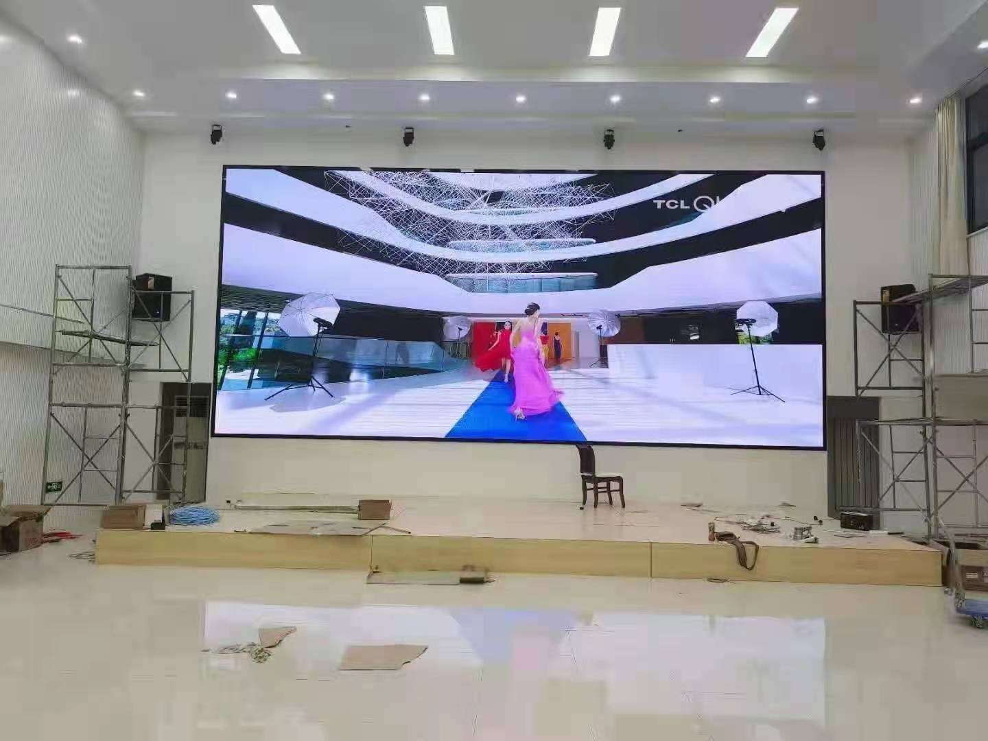 山东潍坊昌邑卜庄镇中学室内P1.83小间距LED显示屏案例