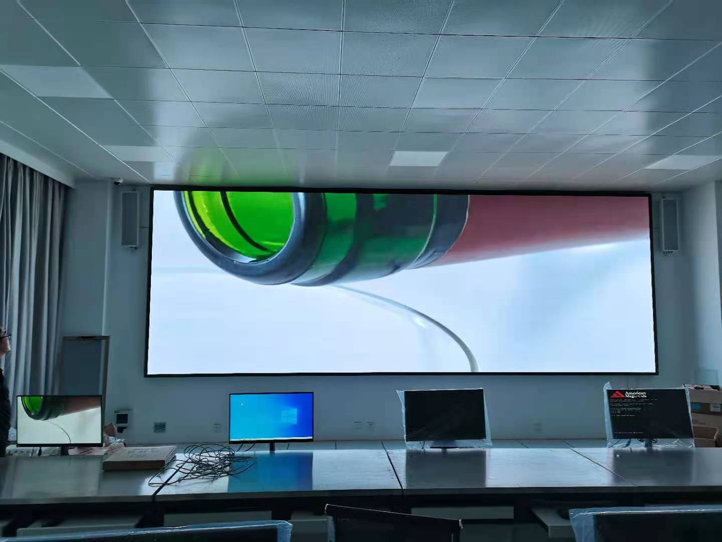 石横特钢集团培训学院教室P2.0高清全彩LED显示屏案例